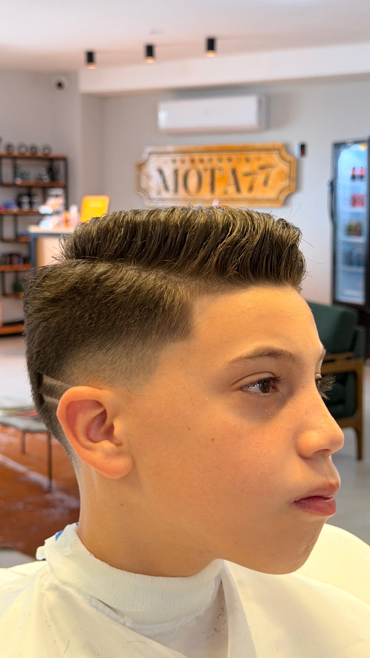 Corte masculino finalizado na Barbearia Mota77